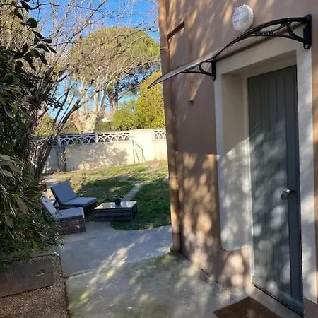 Apartment Jardin Prive T3 Independant Dans